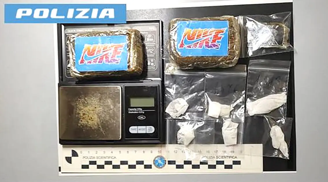 22enne arrestato a Manduria: sequestrati oltre 200 grammi di hashish