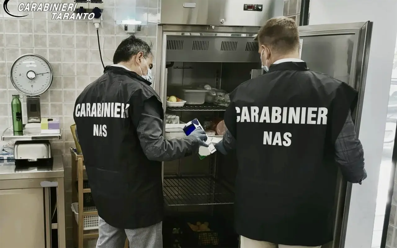 Violazioni igienico-sanitarie per alimenti, sequestri e sanzioni nel tarantino