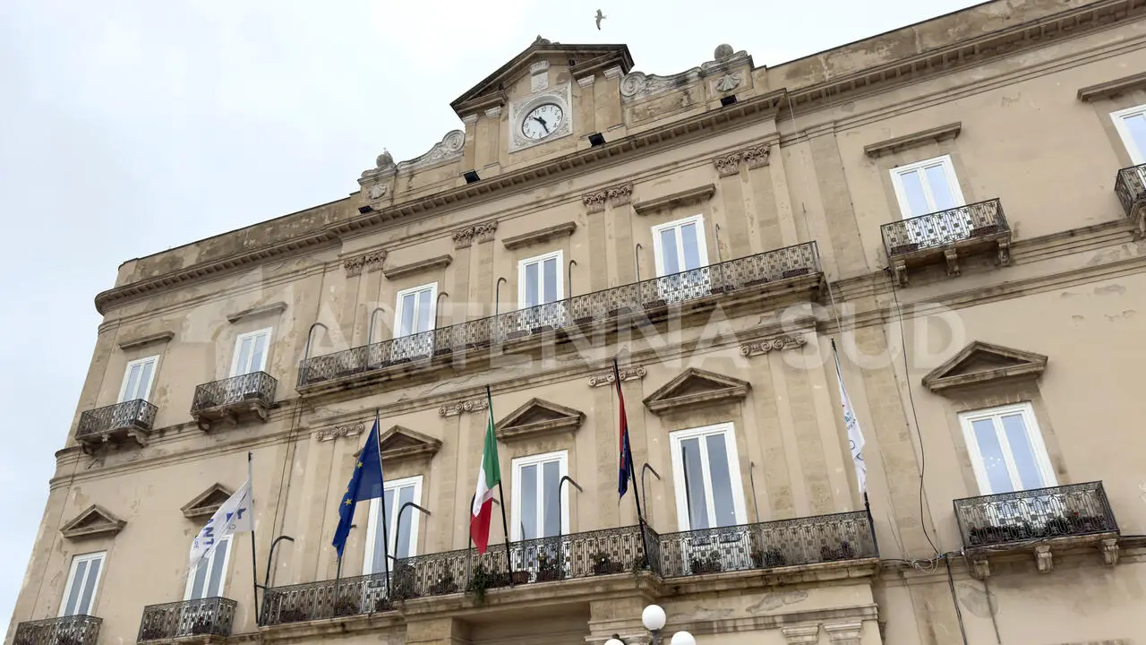 Palazzo di Città - Municipio Taranto (foto Todaro/AntennaSud)