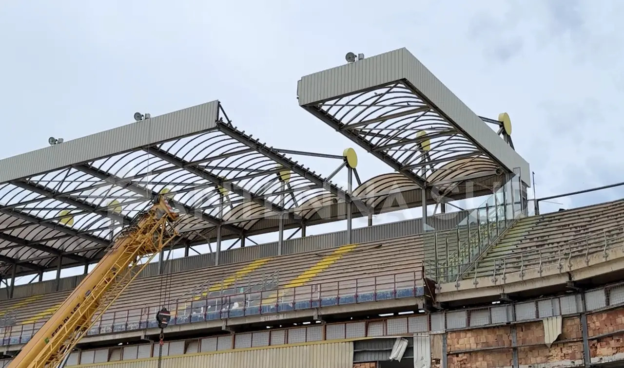 Taranto, lavori stadio Iacovone (foto Todaro/AntennaSud)