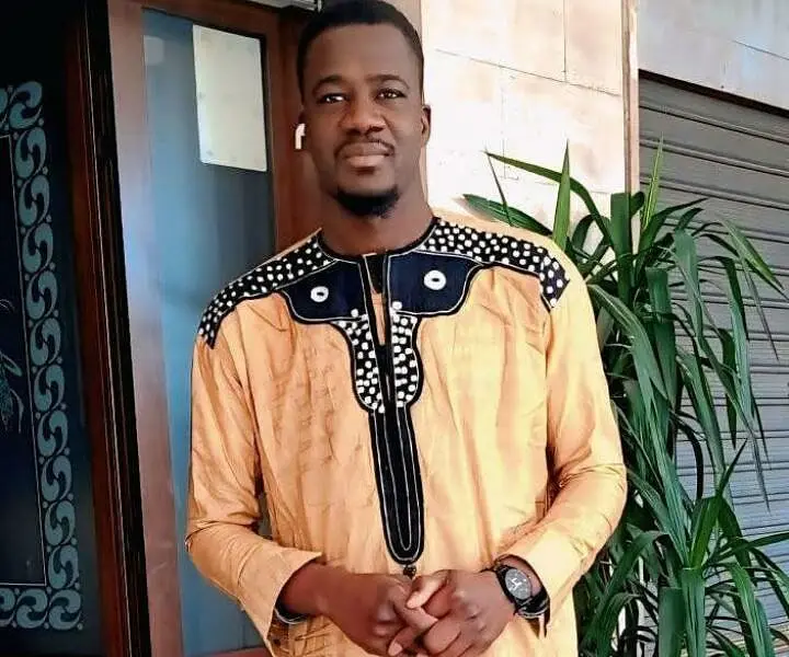 Bakari Sako