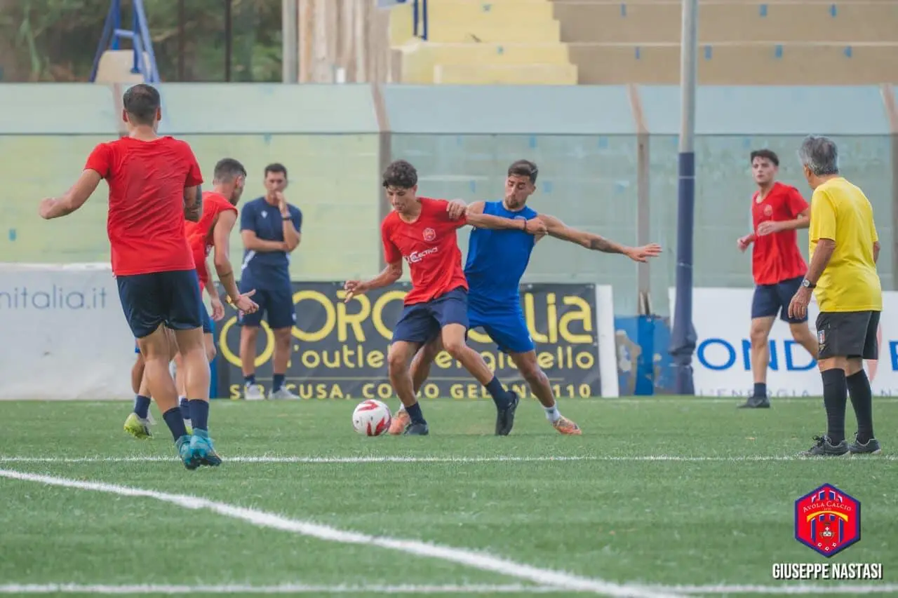 L'Avola in amichevole (foto Nastasi)