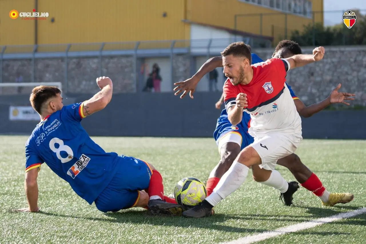 Spoto in contrasto (Foto Zanghì)