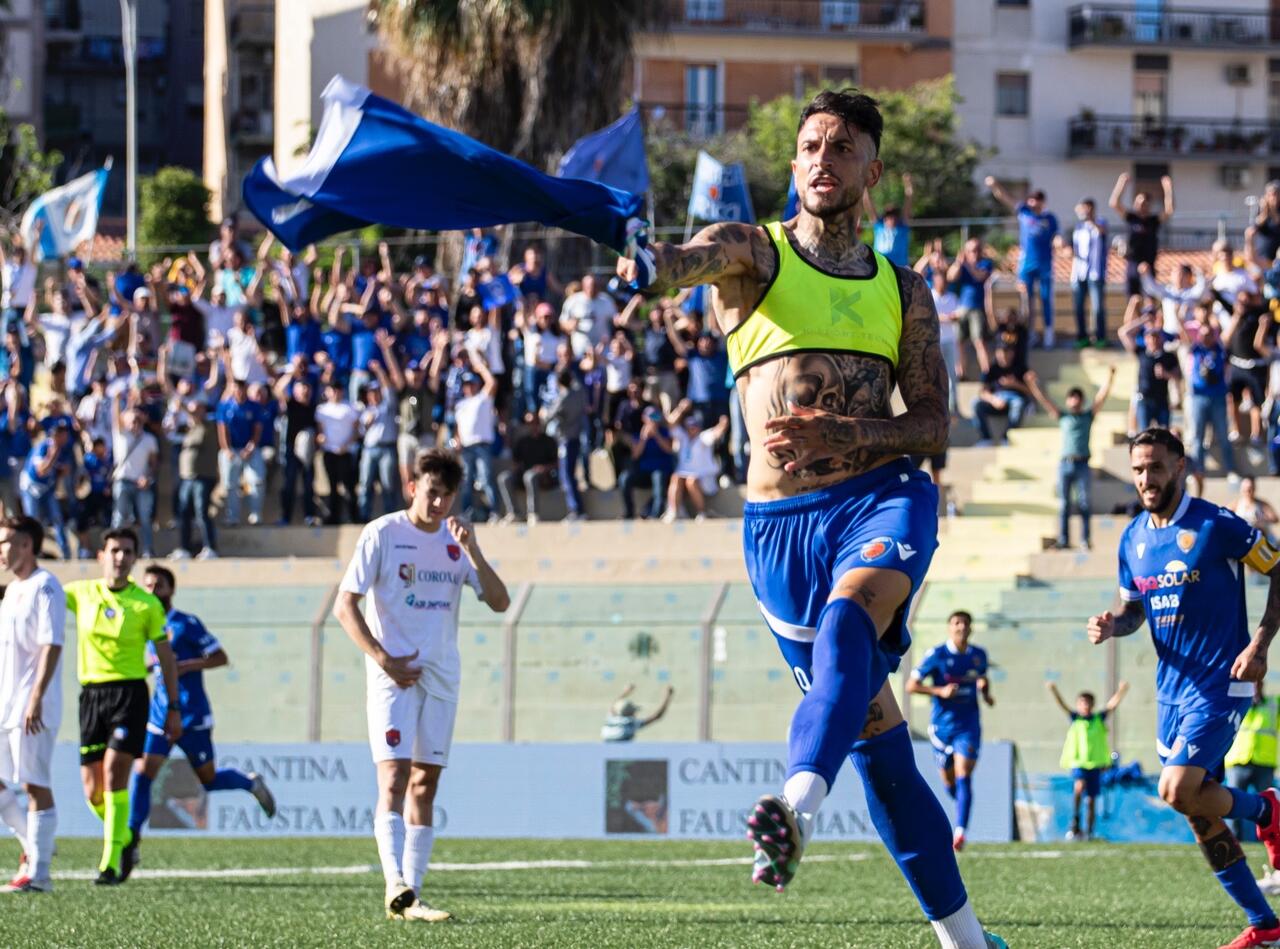 L’esultanza di Sarao (foto di Simona Amato)