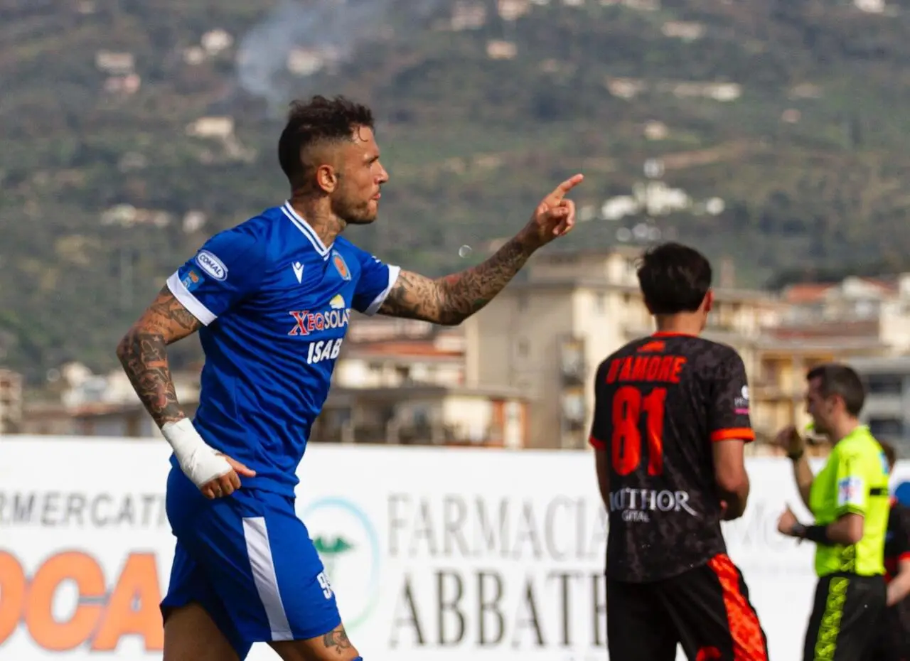 L’esultanza di Sarao (foto Simona Amato)