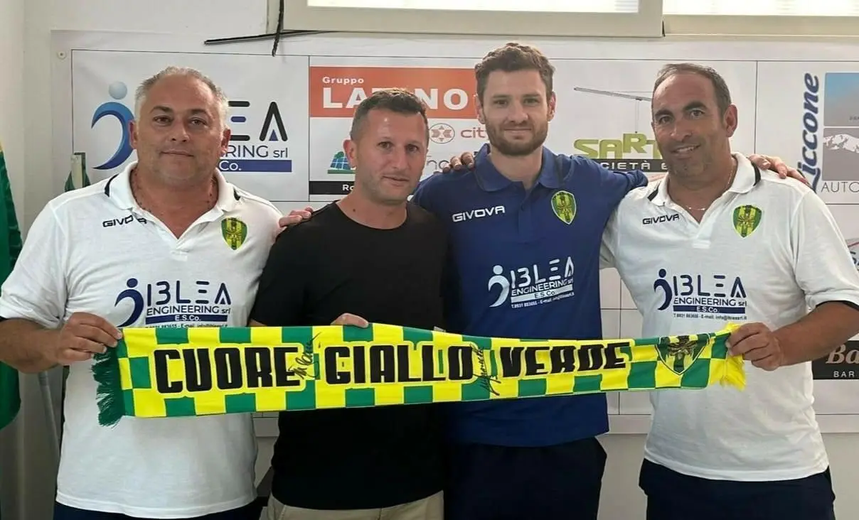 Il nuovo acquisto in casa Palazzolo (foto facebook Palazzolo Calcio)