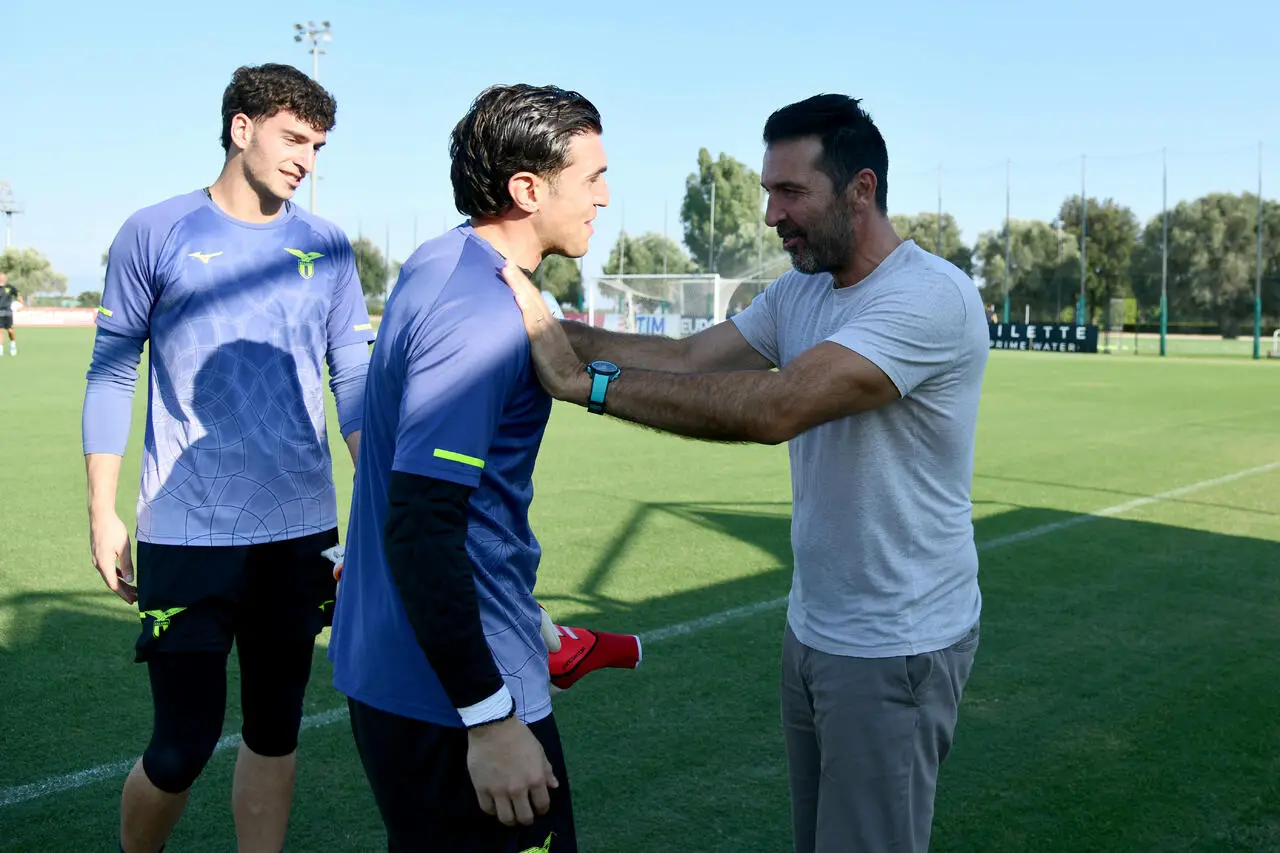 Mandas, Buffon - Via onefootball  (Photo by Marco Rosi - SS Lazio/Getty Images)Mandas, Buffon - Via onefootball  (Photo by Marco Rosi - SS Lazio/Getty Images)