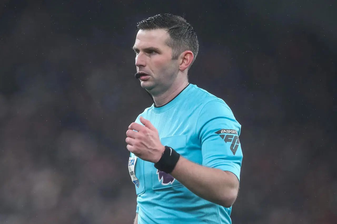 Michael Oliver Arbitro