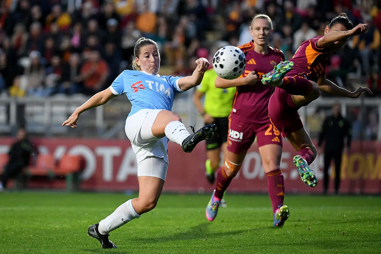 Lucy Ashworth-Clifford e Lazio Women - Via onefootball (Photo by Marco Rosi - SS Lazio/Getty Images)