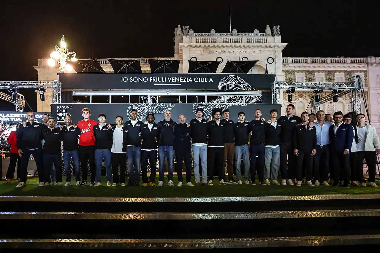 Pallacanestro Trieste presents 2026/27 roster in Piazza Unità d'Italia