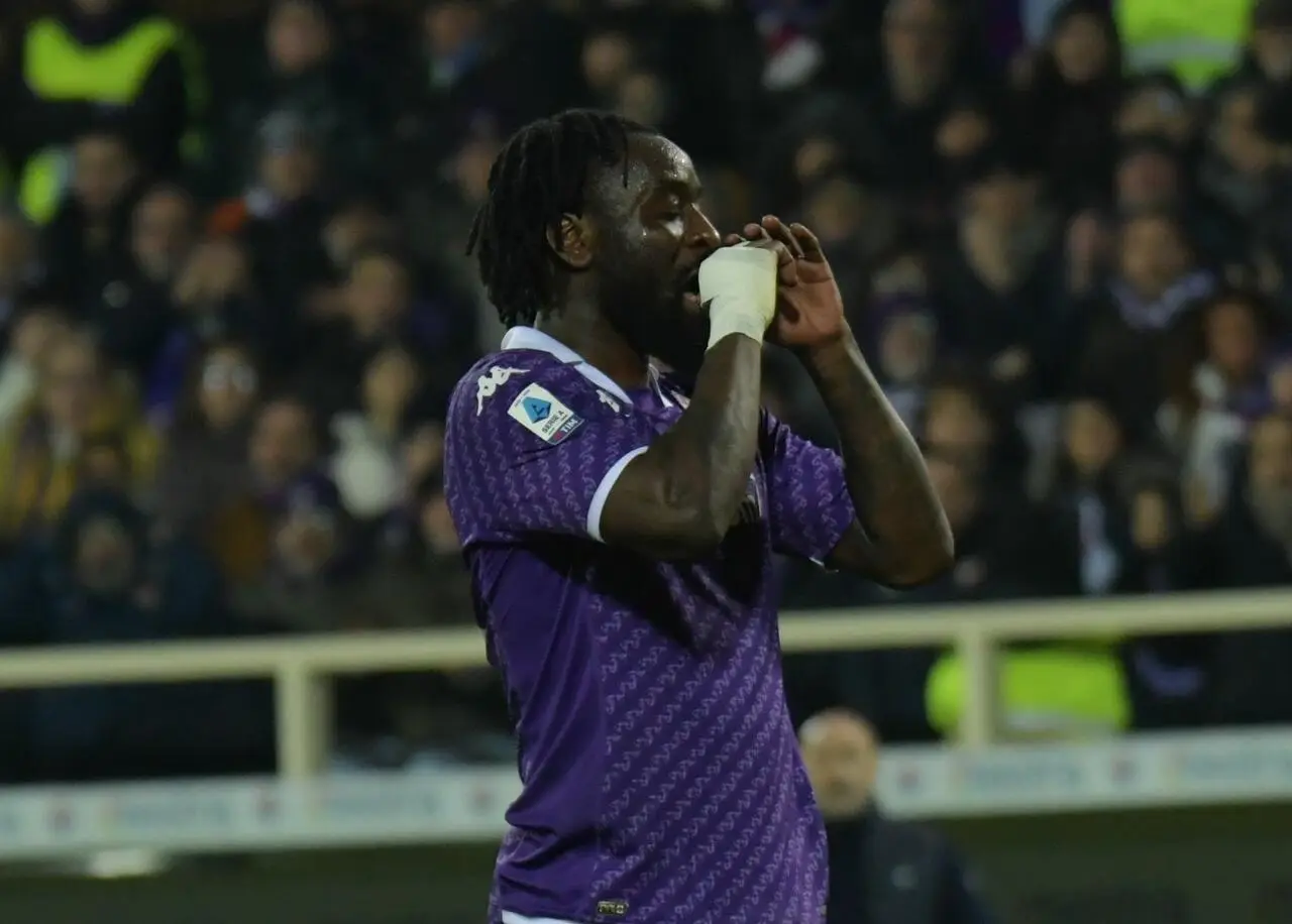 Nzola si rammarica dopo un errore. Foto: Fanfani/Fiorentinanews.com