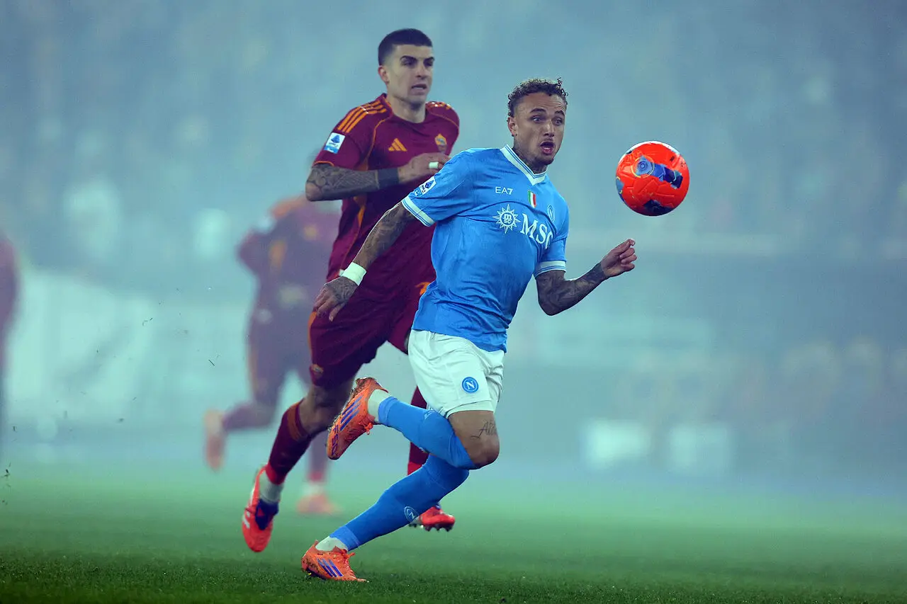 Noa Lang attaccato da Mancini