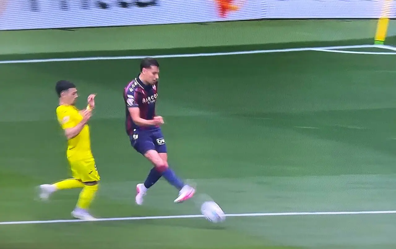 Moreno sbaglia il retropassaggio, Mikautadze segna