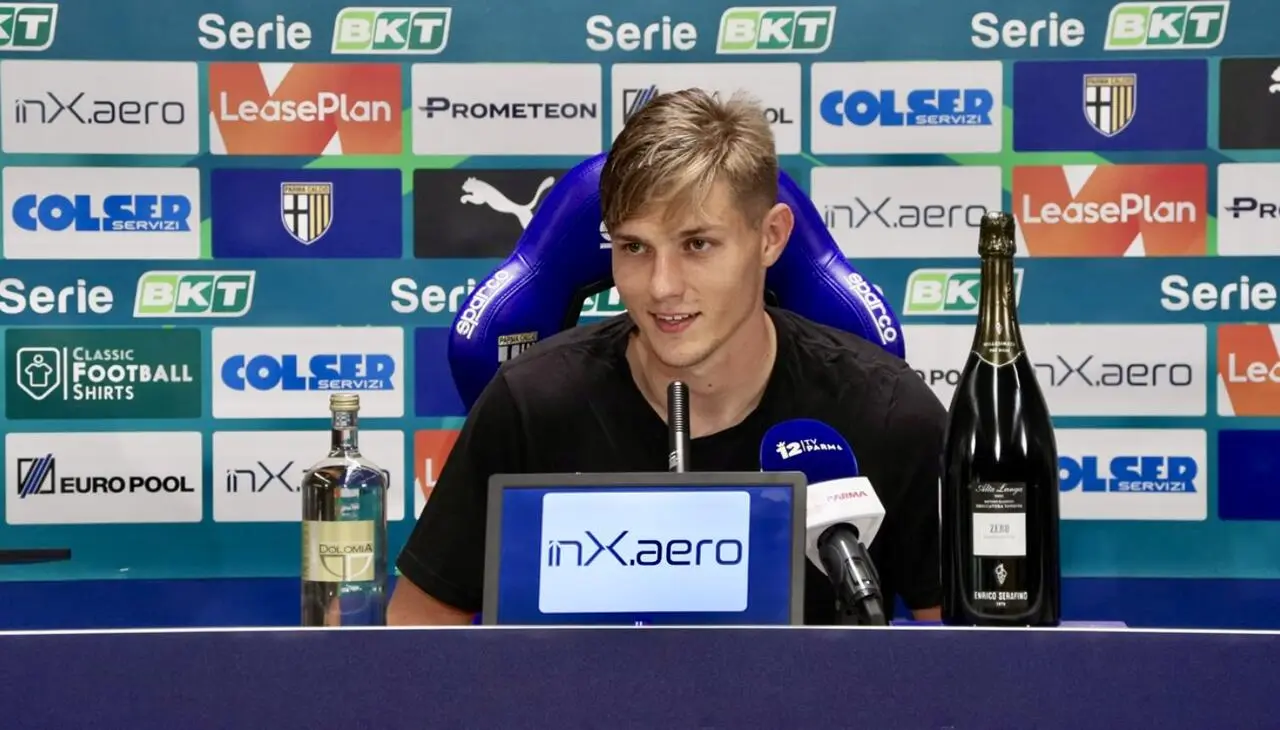 L'attaccante del Parma, Adrian Benedyczak