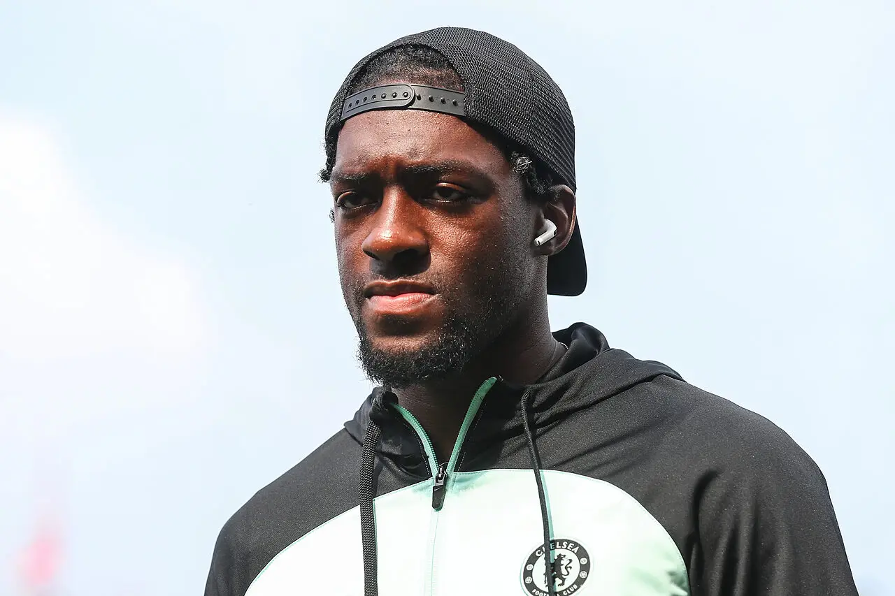 Il difensore Axel Disasi