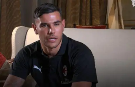 Theo Hernandez in primo piano