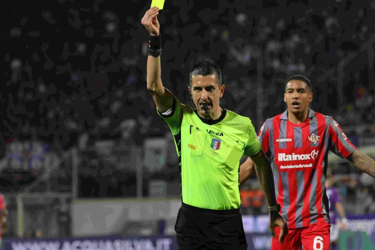 L'arbitro Marinelli. Foto: Vicario/Fiorentinanews.com