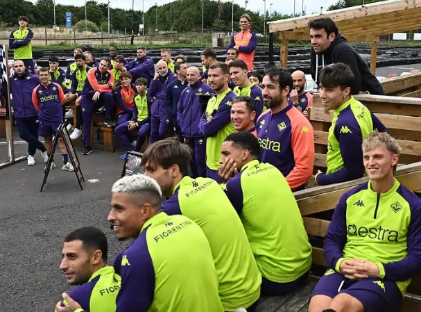 La Fiorentina si svaga con i kart. (da Instagram: @acffiorentina)