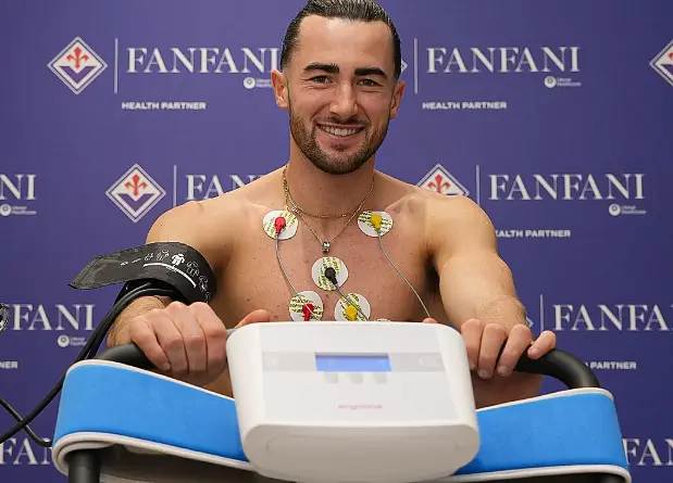 Le visite mediche di Harrison. (da Instagram: @acffiorentina)