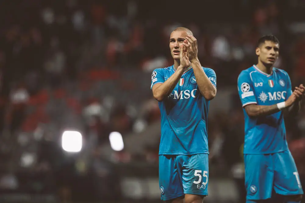 Il difensore del Napoli Leo Ostigard