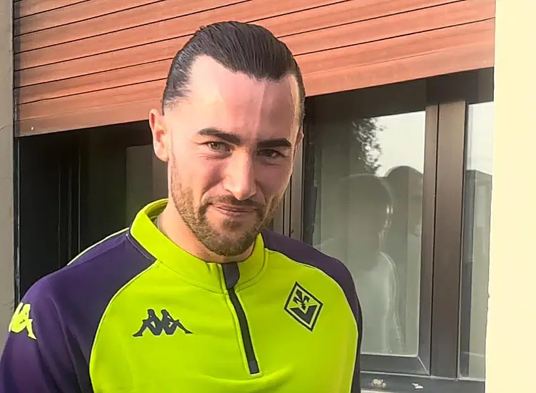 Jack Harrison arrivato a Firenze (foto Fiorentinanews.com)