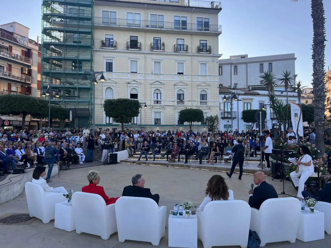L'iniziativa contro la violenza di genere organizzata su lungomare di Crotone nel giugno scorso