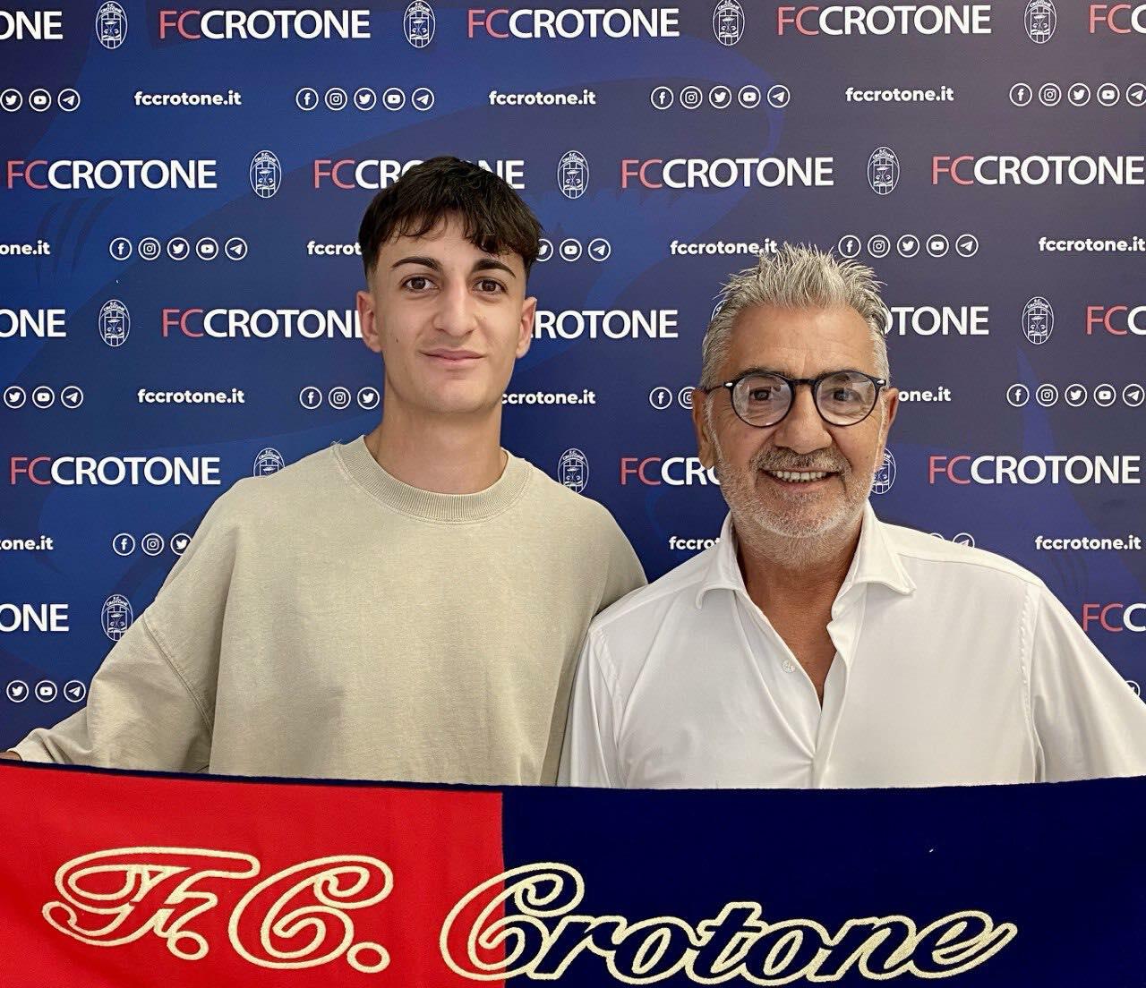 L'attaccante Gesualdo Napolitano e il patron Gianni Vrenna