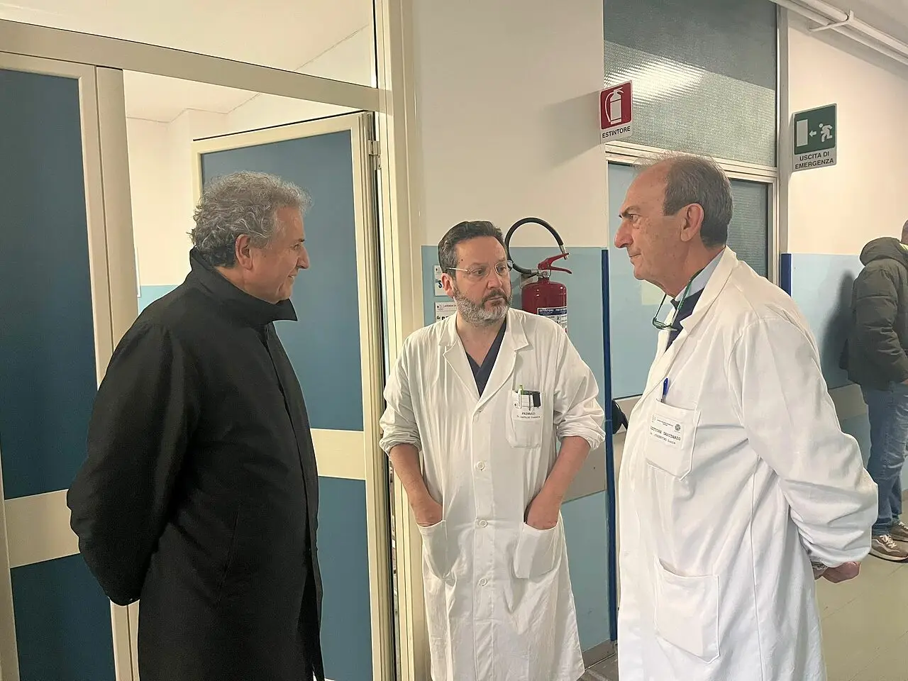 Da sinistra: il dg Graziano e il direttore di presidio Cosentino a confronto con il personale medico