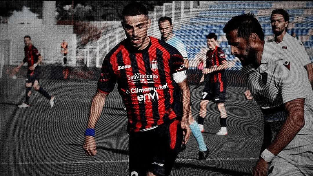 Capitan Gomez in pressing sugli avversari del Trapani