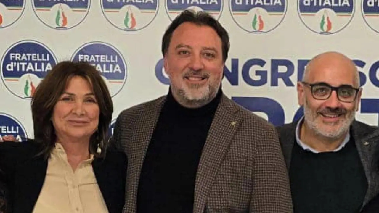 Da sinistra: la neoeletta Ferraina, il vicecoordinatore provinciale Cosimo e il leader territoriale De Simone