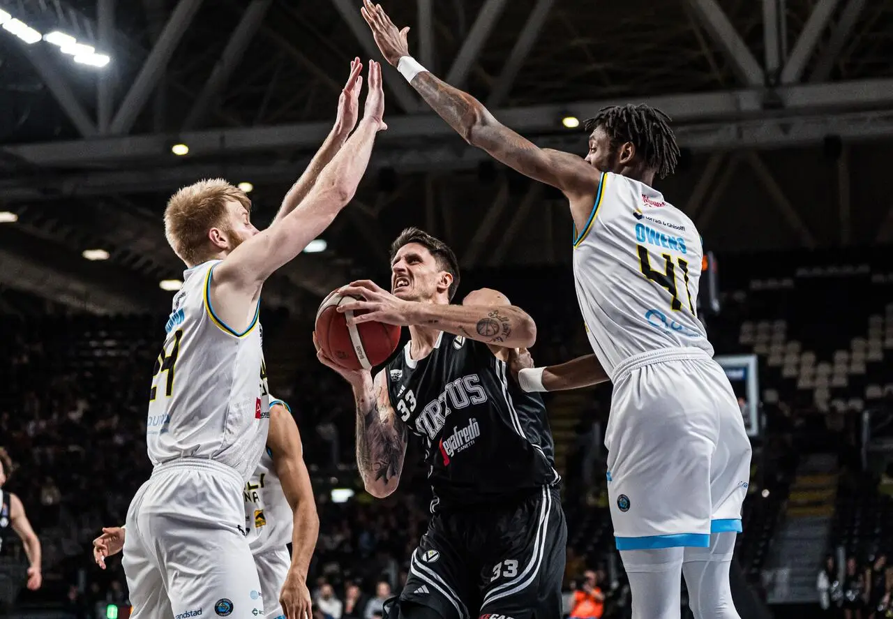 (Virtus Pallacanestro Bologna)