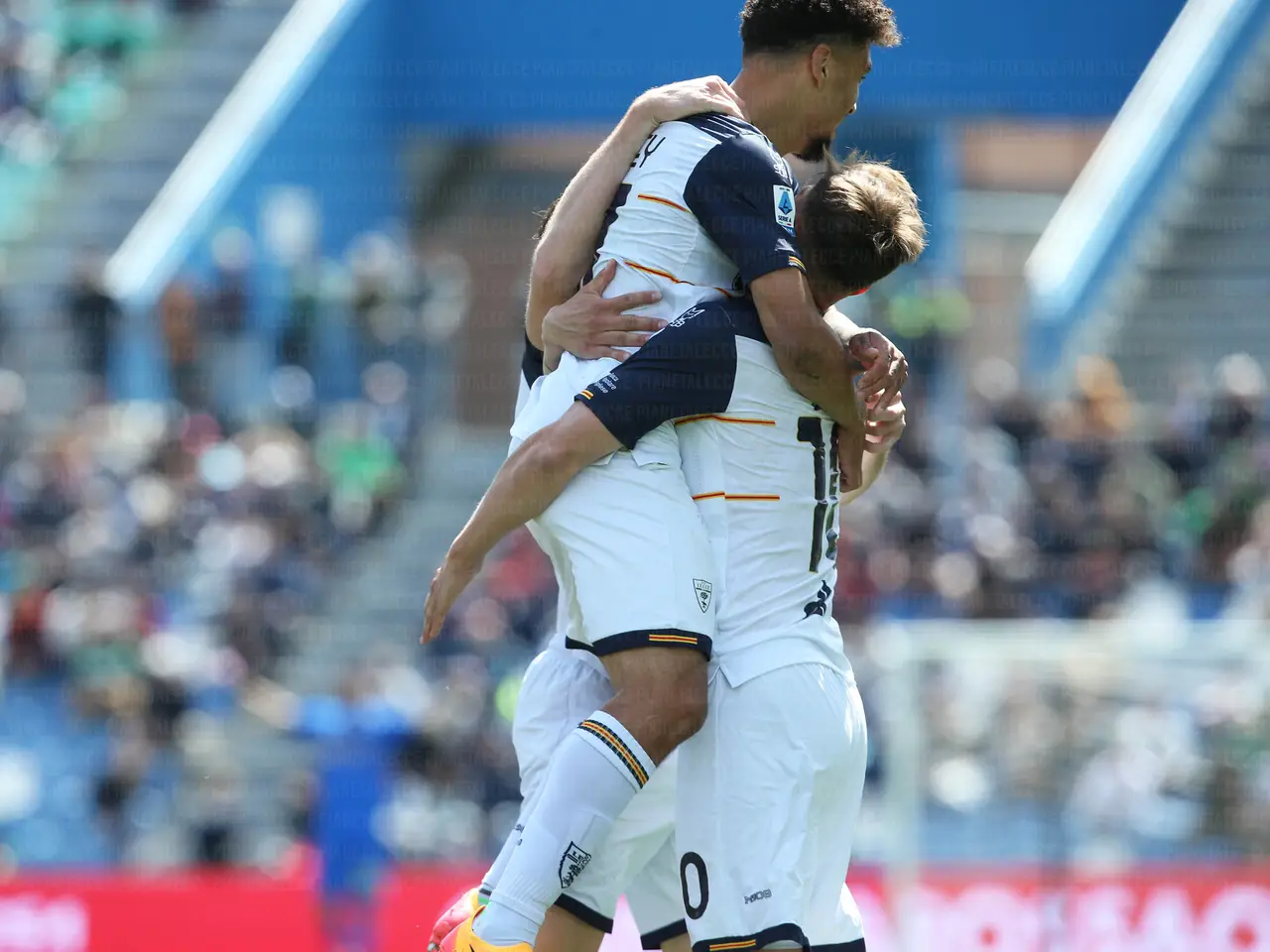 Esultanza del Gendrey e Pongrcic dopo il gol