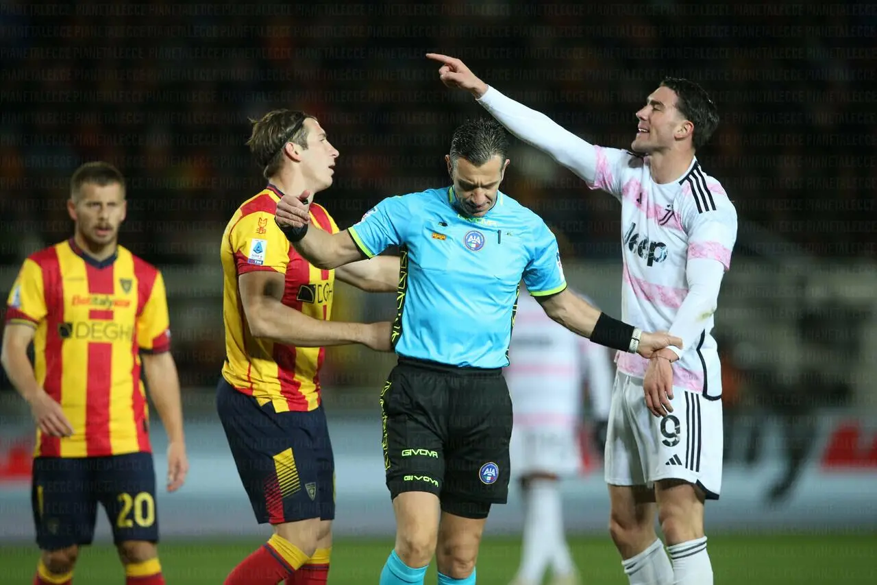lecce juventus baschirotto e vlahovic