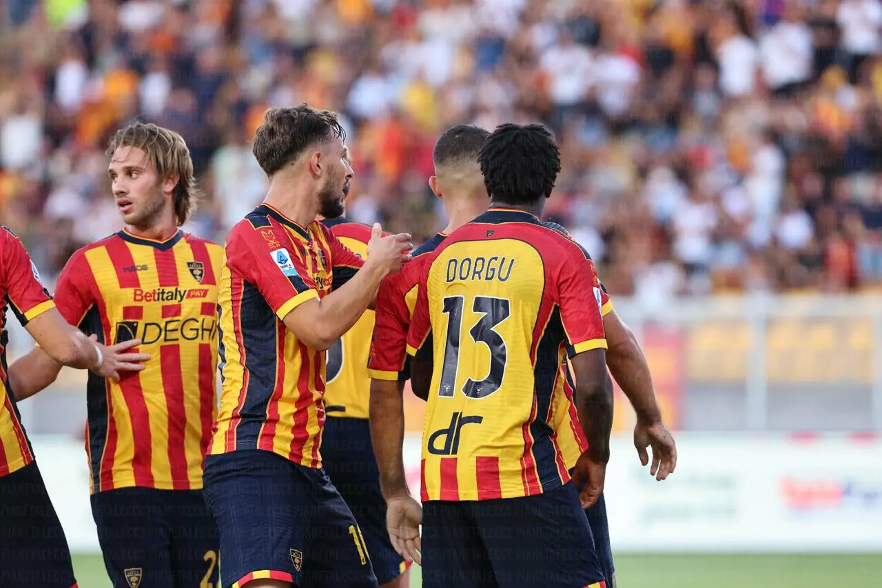 esultanza Lecce dopo gol krstovic
