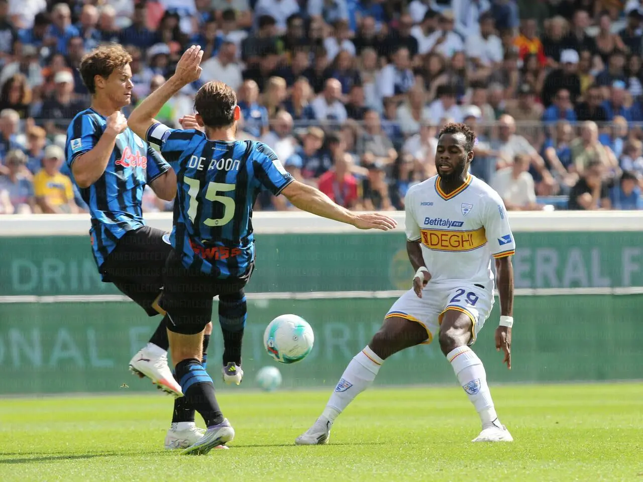 atalanta-lecce coulibaly scalvini de roon