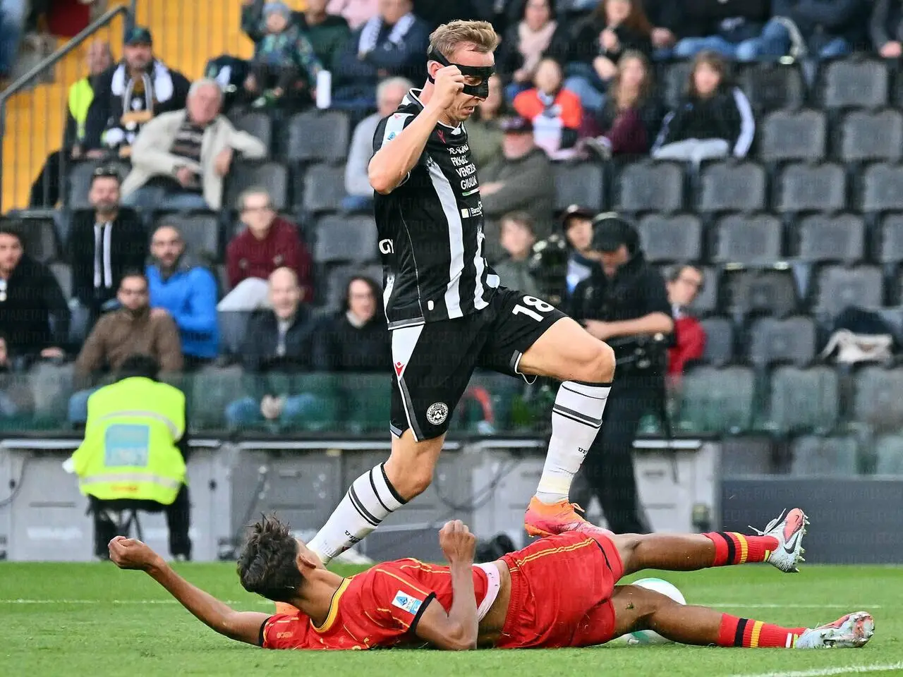 udinese lecce  tiago gabriel