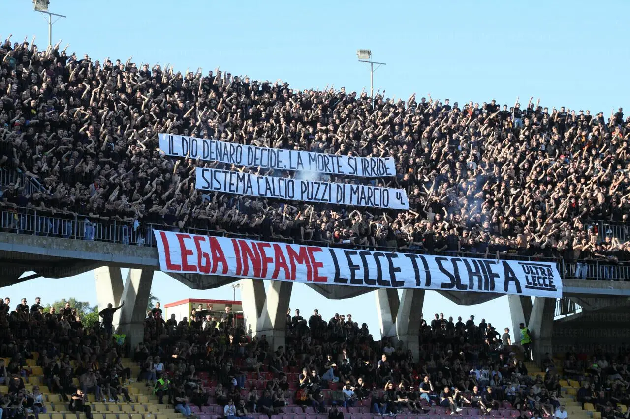 striscioni per graziano fiorita