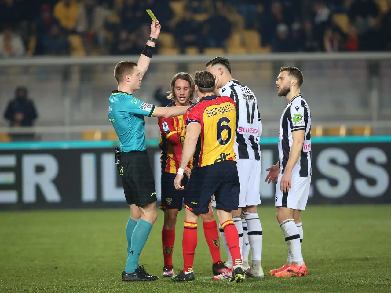 lecce-udinese arbitro bonacina episodio rigore lucca