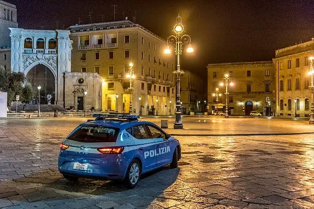 Lecce, piazza sant'oronzo volante