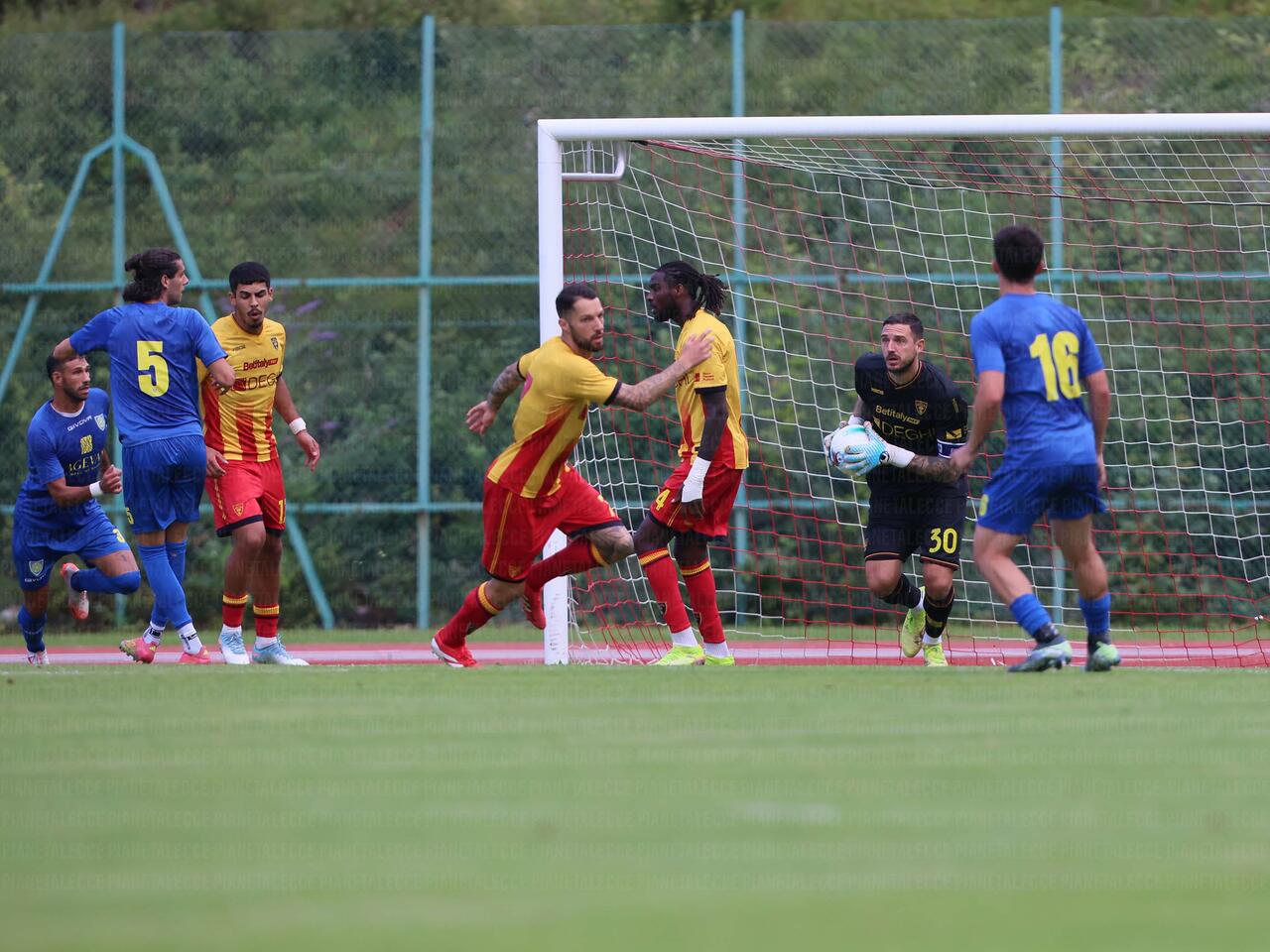 carrarese lecce tete morente gaspar