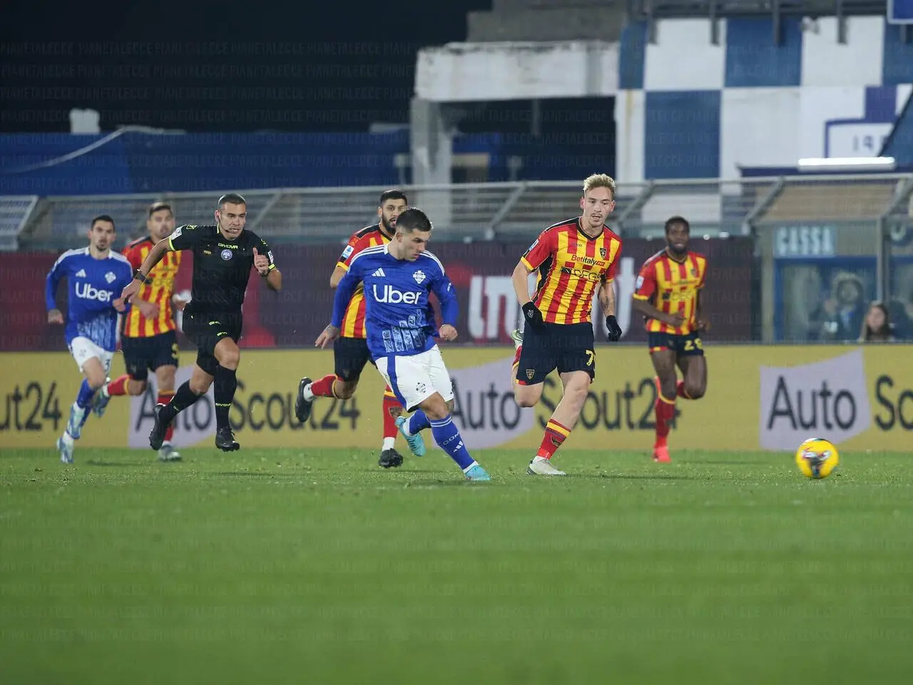 como Lecce strefezza pierret arbitro piccinini