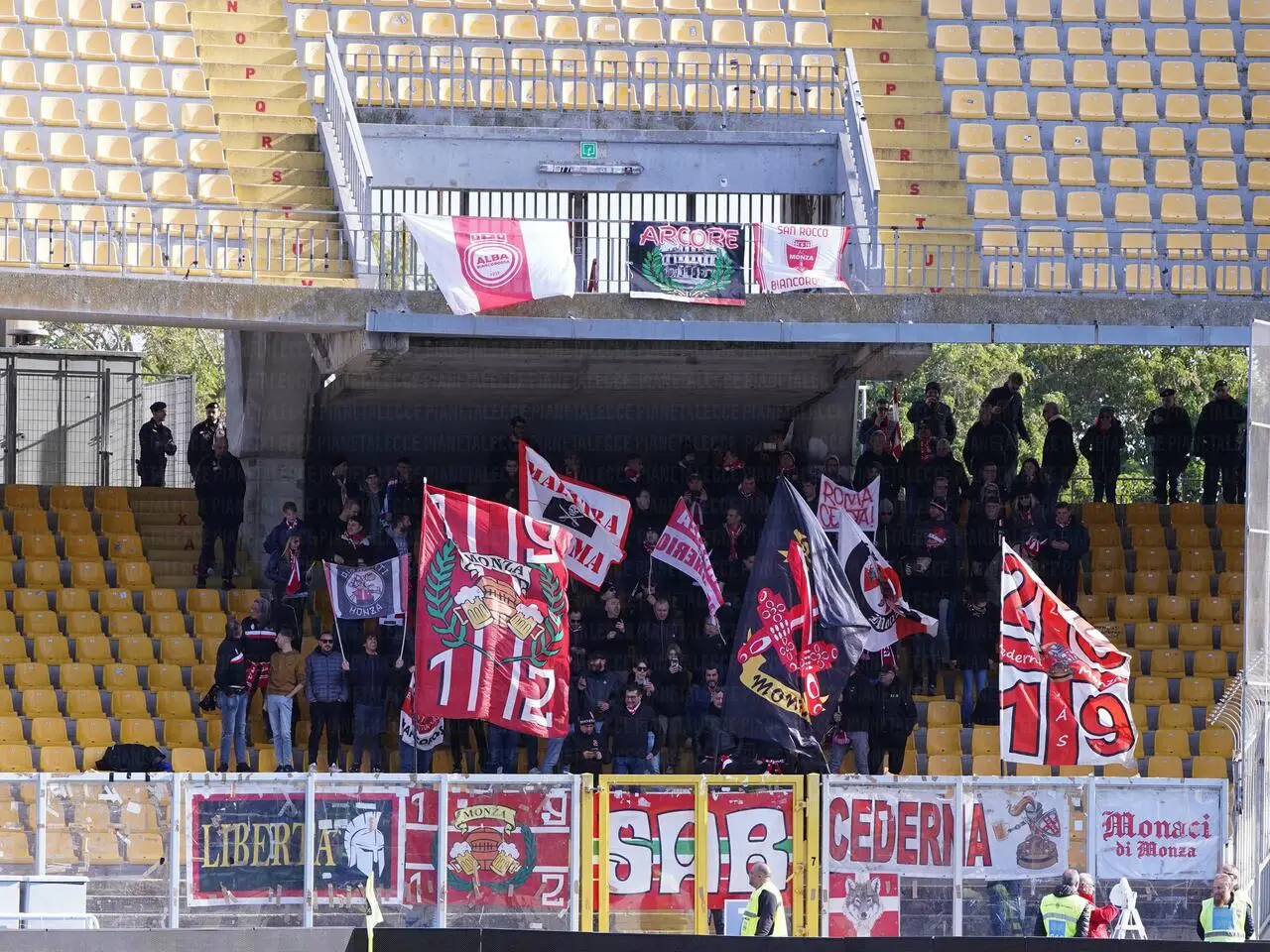 lecce monza tifosi