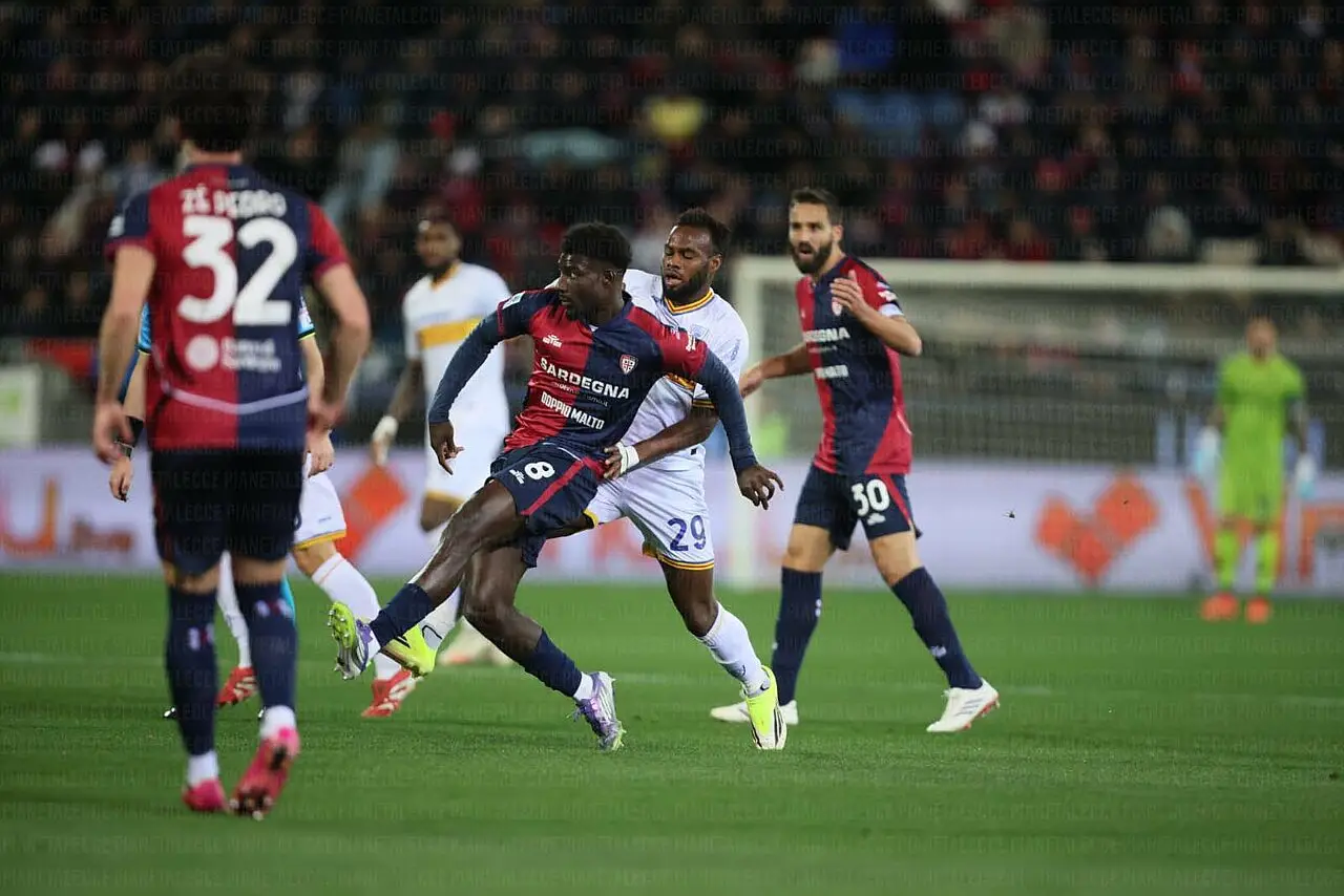 Cagliari-Lecce Ze Pedro Adopo