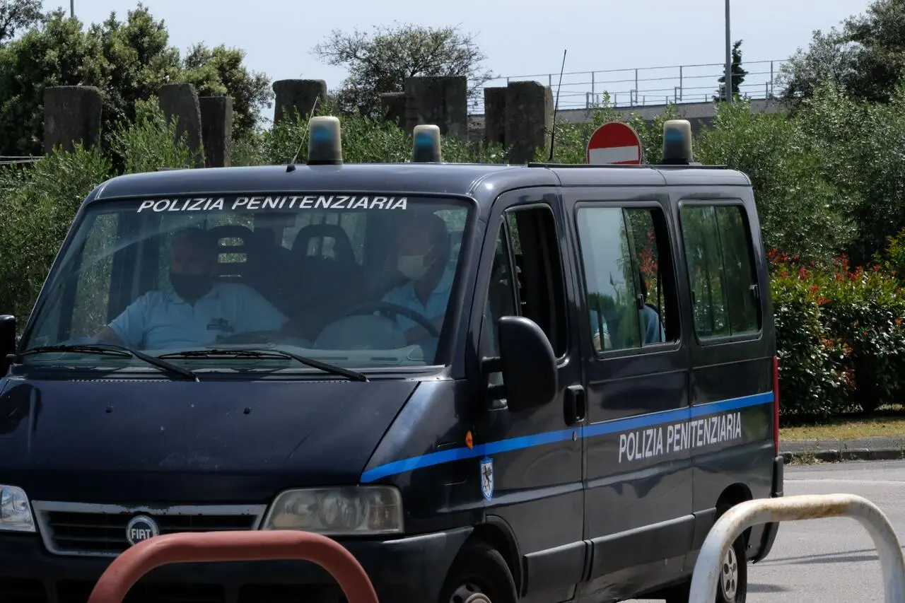 L'operazione della polizia penitenziaria