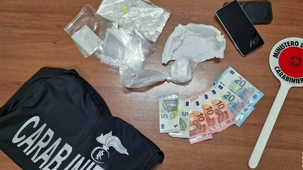 Sequestro di droga e soldi