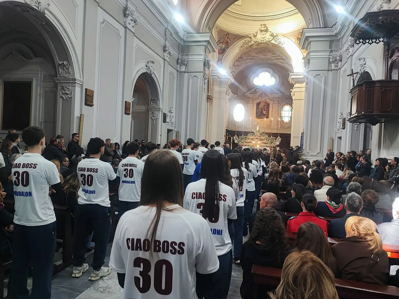 Un momento dei funerali di Sofia Di Vico