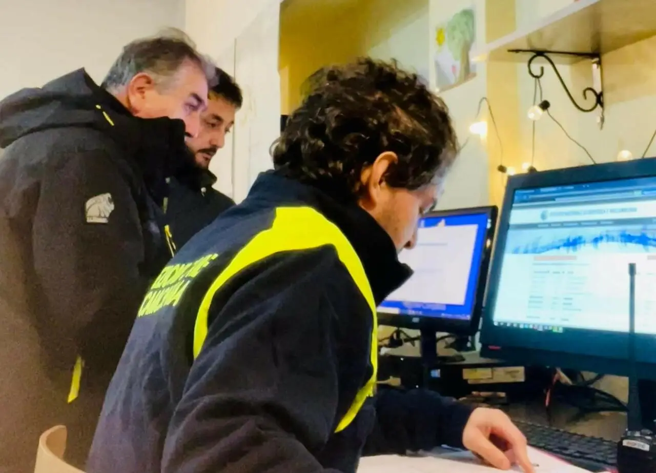 Il sindaco tranquillizza i cittadini dopo l'ennesima scossa