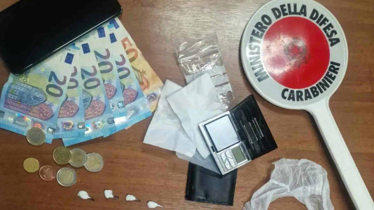 Il sequestro di droga e contanti