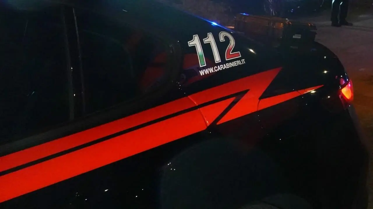 Ha aggredito anche i carabinieri