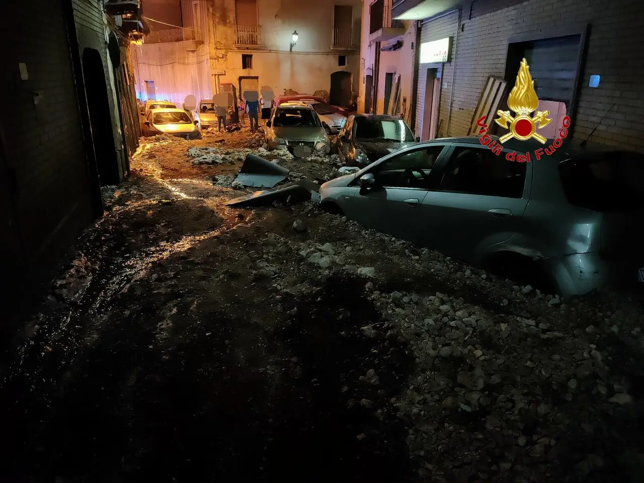 Il fango e detriti assediano San Felice